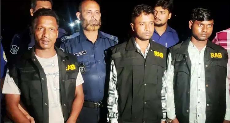 বরিশালে র‍্যাব পরিচয়ে ছিনতাই: শ্রমিকদল নেতাসহ গ্রেপ্তার ৩