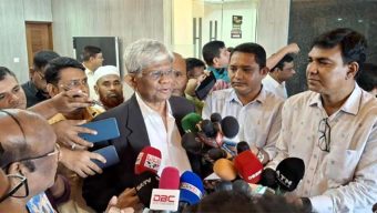 পুলিশের জন্য ৪০ হাজার বডি ক্যামেরা আনা হবে: অর্থ উপদেষ্টা