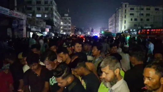 সড়ক দুর্ঘটনার জেরে ঢাকা-ময়মনসিংহ সড়কে যান চলাচল বন্ধ