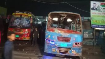 বরিশালে হাফ ভাড়া নিয়ে শ্রমিক-শিক্ষার্থী সংঘর্ষ