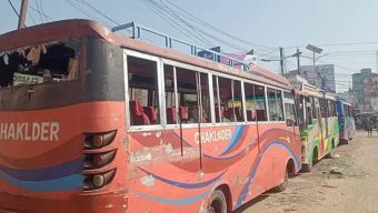 বরিশালে সকল রুটের বাস চলাচল বন্ধ,দুই কোটি টাকা ক্ষতিপূরণ দাবি