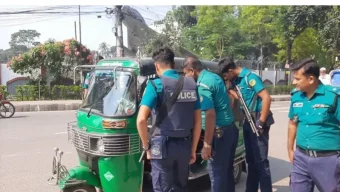 ঢাকা লক ডাউন ঘিরে’বরিশালে নিরাপত্তা জোরদার, ১৩ স্পটে পুলিশের তল্লাশি