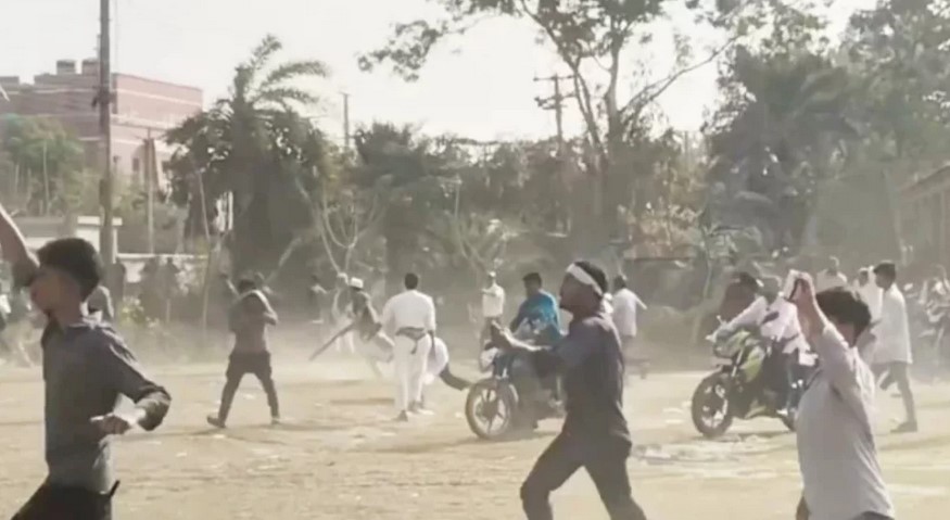 চেয়ারে বসাকে কেন্দ্র করে বিএনপি-জামায়াত সংঘর্ষ, আহত ৩০