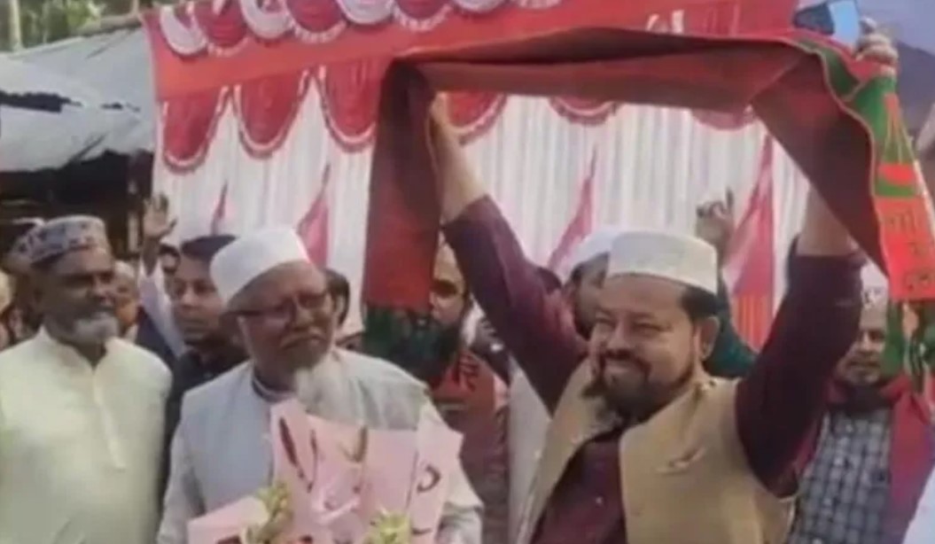 বানারীপাড়ায় শতাধিক নেতা-কর্মী নিয়ে বিএনপি নেতা মাহাবুব মাষ্টারের জামায়াতে যোগদান