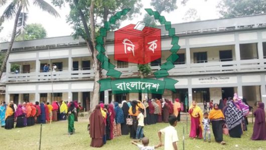 ভোটকেন্দ্রে মোবাইল ফোন নিতে পারবেন না ভোটাররা