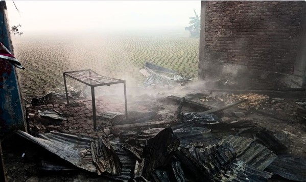 বরিশাল ও ঝালকাঠিতে জামায়াতের নির্বাচনী অফিসে অগ্নিসংযোগের অভি‌যোগ