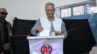 ভোট দিলেন প্রধান উপদেষ্টা