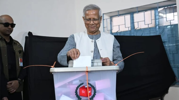 ভোট দিলেন প্রধান উপদেষ্টা