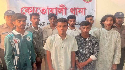ঝটিকা মিছিল থেকে যুবলীগের ৮ নেতাকর্মী আটক