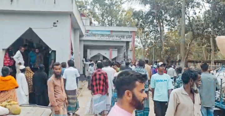 নলছিটিতে ভিজিএফ কার্ড বিতরণে নয়ছয়,৬২৩ উপকারভোগীর কার্ডের চাল লোপাট