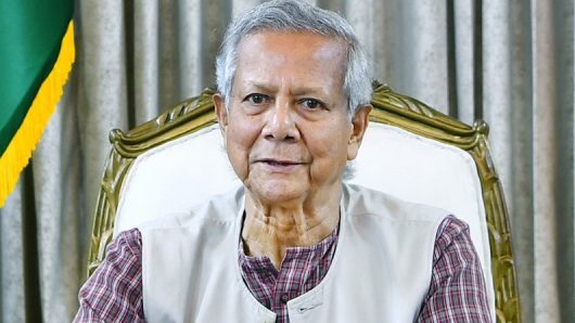 নিজেকে ‘অতি গুরুত্বপূর্ণ ব্যক্তি’ ঘোষণা করতে আইন লঙ্ঘন ড. ইউনূসের