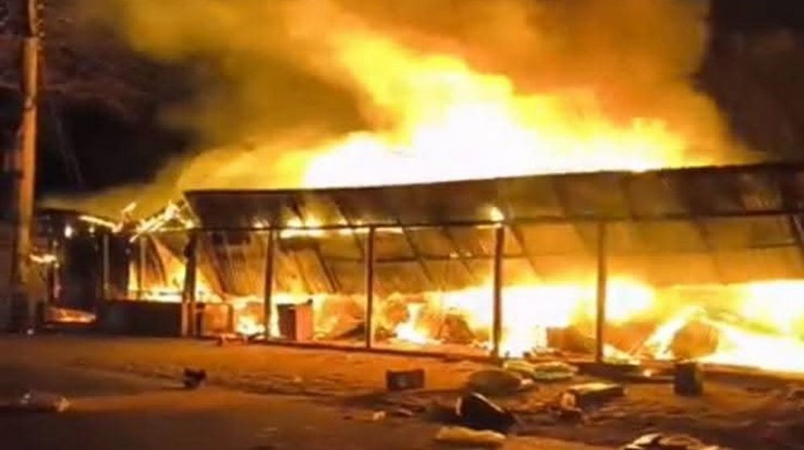 ঝালকাঠিতে অগ্নিকাণ্ডে ৬ দোকান পুড়ে ছাই