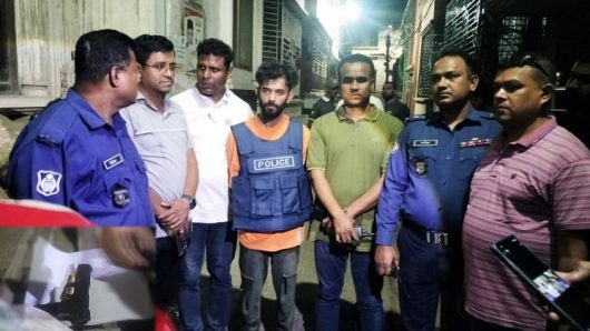 পুলিশ কর্মকর্তার ছিনতাই হওয়া পিস্তল উদ্ধার, গ্রেপ্তার ৩