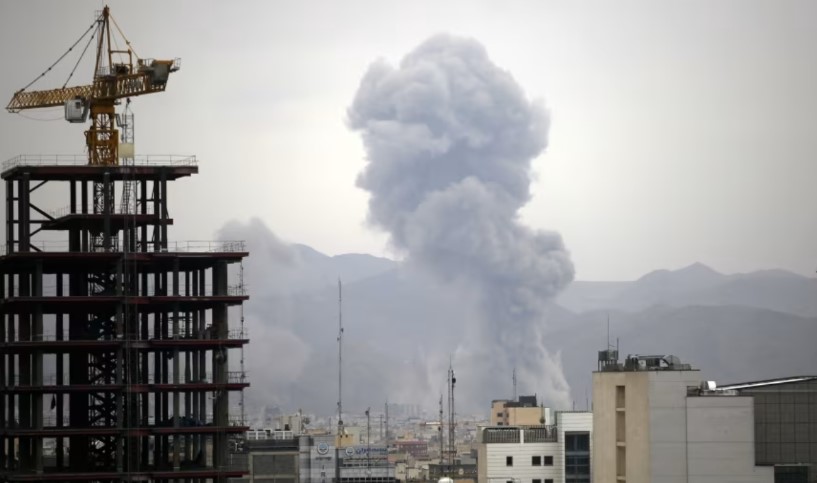 ইরান যুদ্ধ থেকে ‘পালানোর রাস্তা’ খুঁজছে ইসরায়েল