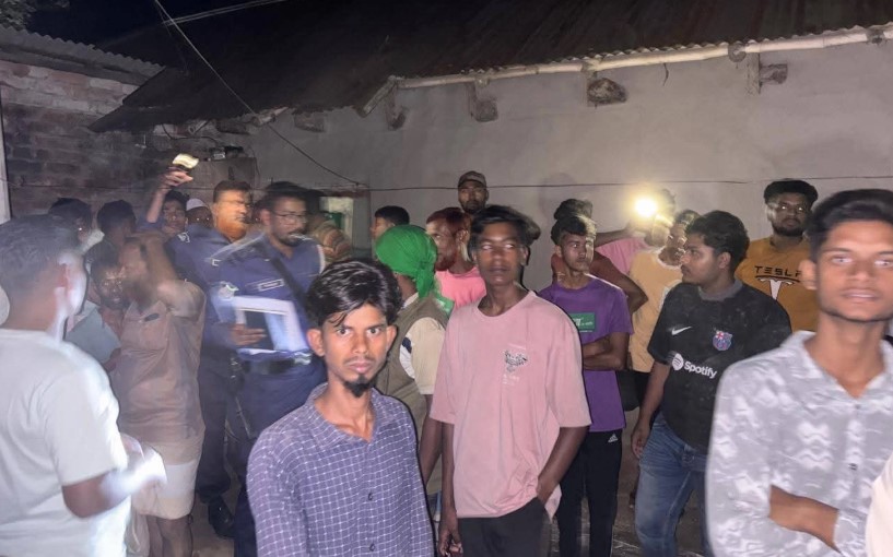 তুচ্ছ ঘটনায় ছেলের হাতে বাবা খুন, আহত মা-বোন