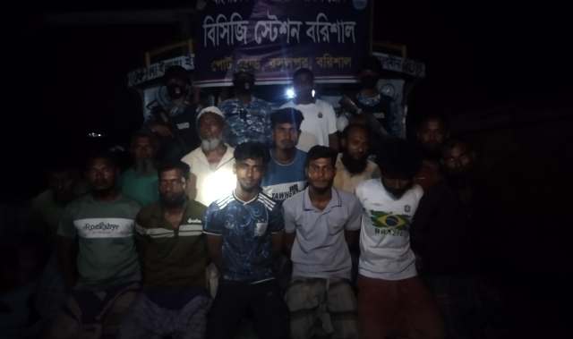 বরিশালে ২০ বছর পর বালু মাফিয়াদের ডেরায় কোস্টগার্ডের হানা