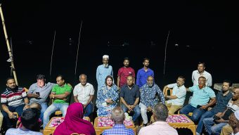 নগরীর ১১ নং ওয়ার্ডে কুশল বিনিময় করেন,যুগ্ম আহবায়ক নাসরিন