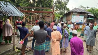 লামচরী বাজারে রাস্তা আটকিয়ে দোকান নির্মাণ,স্থানীদের বাঁধা