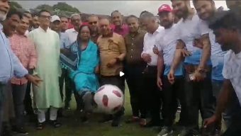 বরিশালে বেগম খালেদা জিয়া স্মৃতি ফুটবল টুর্নামেন্টের উদ্বোধন করে,বিসিসি প্রশাসক শিরিন