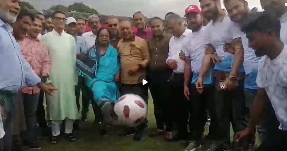 বরিশালে বেগম খালেদা জিয়া স্মৃতি ফুটবল টুর্নামেন্টের উদ্বোধন করে,বিসিসি প্রশাসক শিরিন