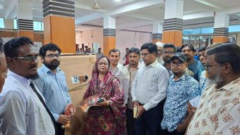 বরিশালে বিচারকদের মানসিক চাপ দূর করতে বিসিসি প্রশাসকের টেবিল টেনিস ও ট্রেডমিল হস্তান্তর