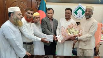 ইসলামি আরবি বিশ্ববিদ্যালয়ের উপাচার্যের সাথে বিএনপির সদস্য সচিব জিয়াউদ্দিন সিকদারের সৌজন্য সাক্ষাৎ