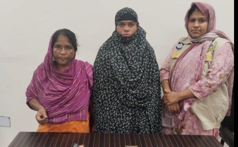 বরিশালে দুই সতীন ডিবির অভিযানে ইয়াবাসহ আটক