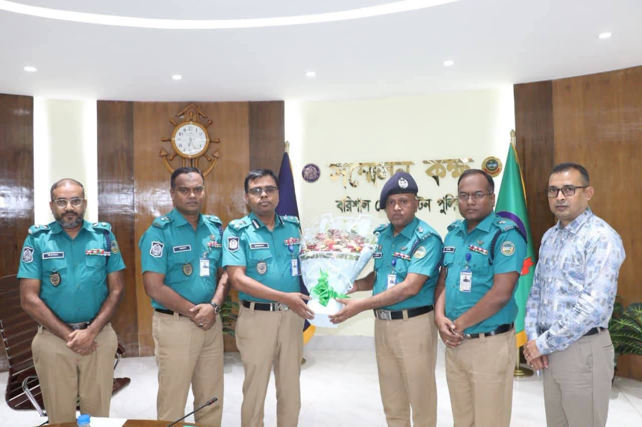 বরিশালে ট্রাফিক উপ-পুলিশ কমিশনার শরফুদ্দীনের বিদায় সংবর্ধনা অনুষ্ঠিত