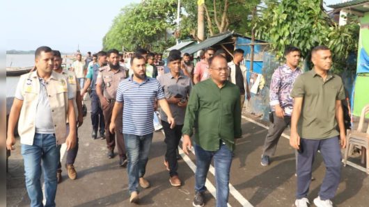 বরিশাল মেট্রোপলিটন পুলিশের আকস্মিক সাঁড়াশি অভিযান, মাদক ও সন্ত্রাস দমনে কড়া বার্তা