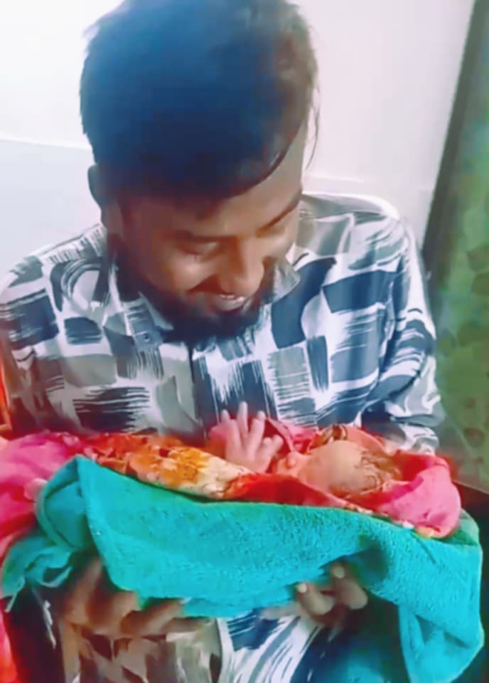 প্রথমবার পুত্র সন্তানের বাবা হলেন তরুণ সাংবাদিক রাহাত রাব্বি