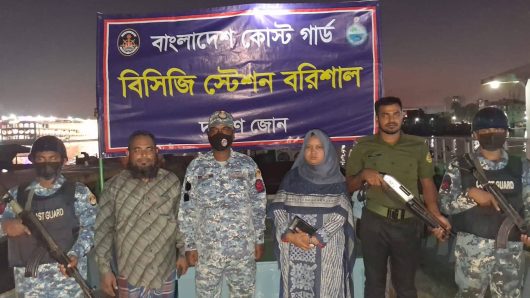 বরিশালে ইউএনও,কোস্ট গার্ডের যৌথ অভিযানে বালু ব্যবসায়ীসহ ৯ জেলেকে ৫ লাখ টাকা জরিমানা