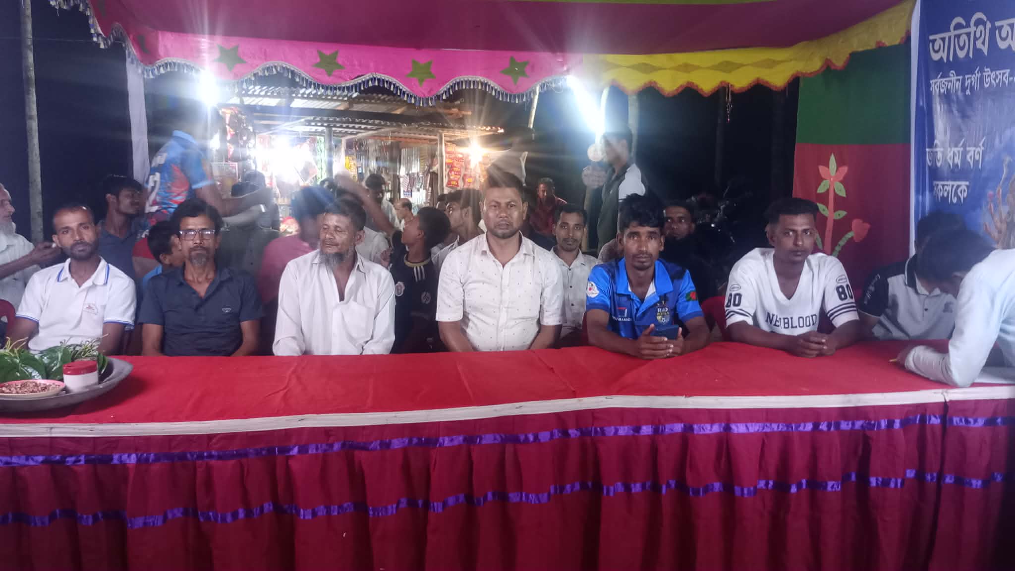 সুবিদপুরে পূজামণ্ডপে বিএনপি নেতা চেয়ারম্যান পদপ্রার্থী আবু হানিফের কুশল বিনিময়